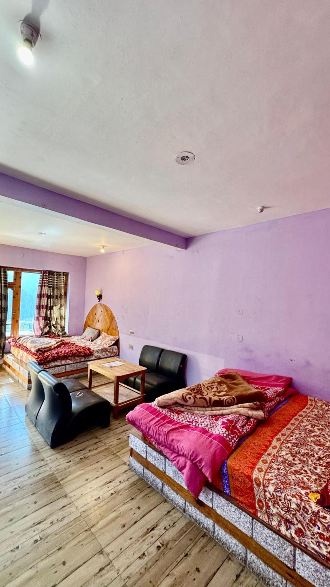 Hotel 19 Tosh Luaran gambar
